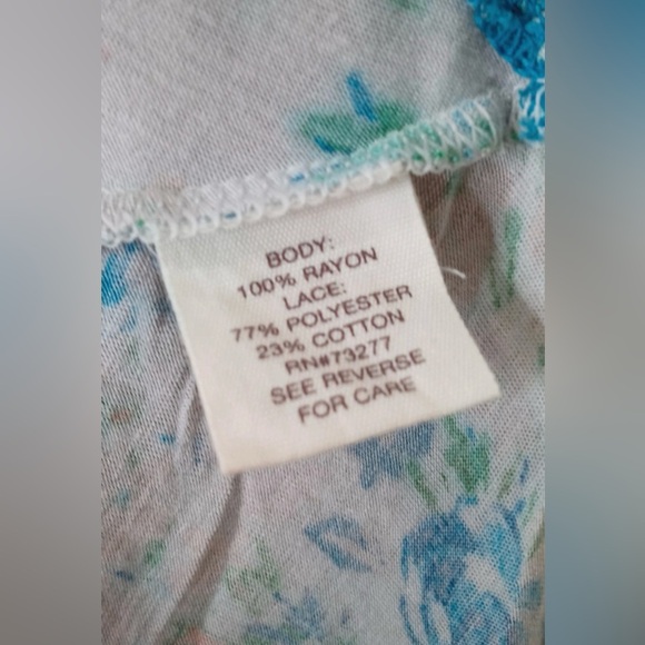 Mudd Floral Racerback Tank Top with Lace Trim Size Small - Picture 9 of 9